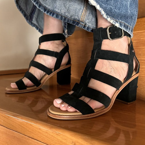 Ugg Macayla Leather Heeled Sandals black suede size EU 38.5 like new