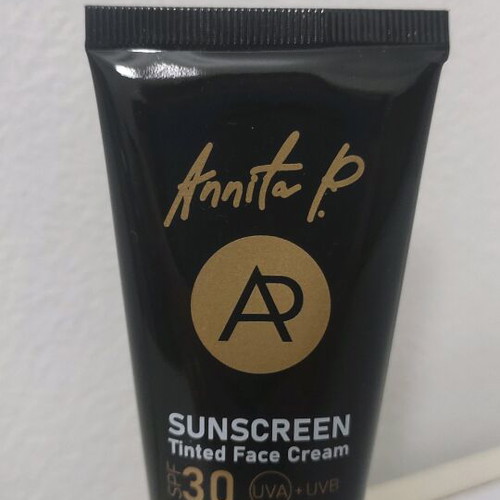 Sunscreen face cream new with SPF 30 and tinted