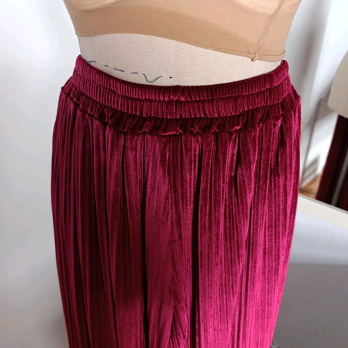 Women's Lurex Pleated Set like new, red, Zeta Otto Studio