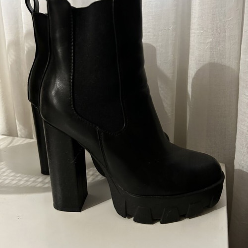 Ankle boots like new, size 38, black, high heel