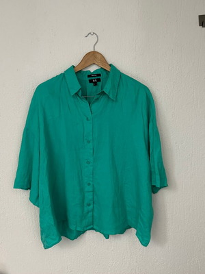 Linen shirt C&A like new, size 46, green color