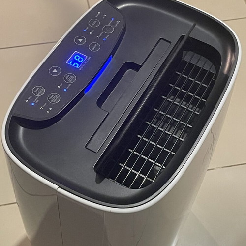 F&U FDE-1243 Dehumidifier 12L with Ionizer like new