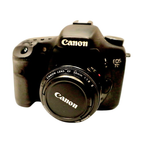 Canon EOS 7D like new with 18-55 and 18-135 lenses, flash, accessories