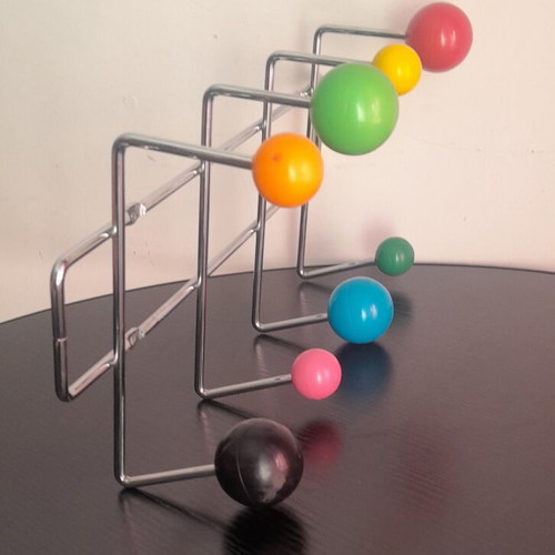 Wall hanger with eight hooks like new, ideal for kids' room