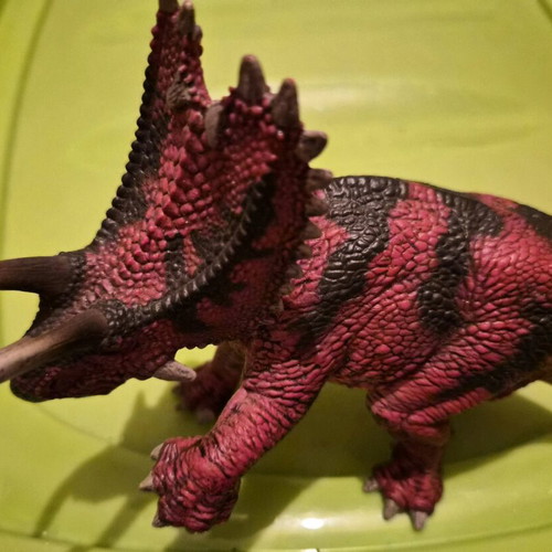 Schleich Pentaceratops dinosaur figure like new