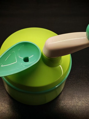 Tupperware Quick Chef 1.5L Manual Chopper new