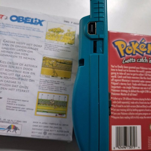 Game Boy Color Teal collectible pack like new with Pokémon games