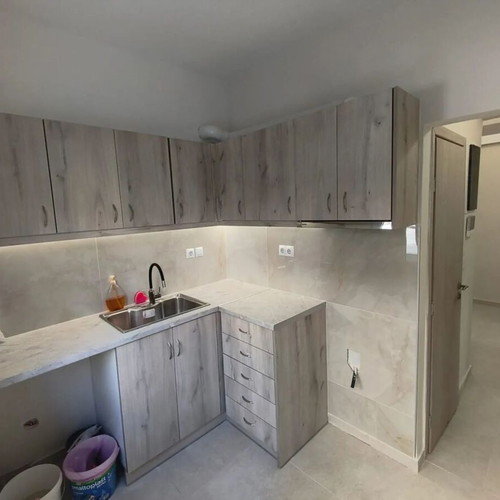 Apartment 40 m² corner, bright, fully renovated 2025 in Keratsini