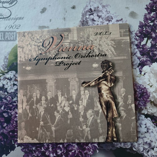Vienna Symphonic Orchestra Project CD like new with 12 famous songs