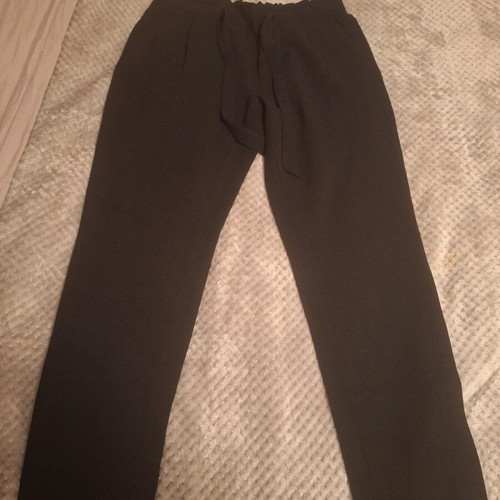 Paperbag women's pants black like new, fabric with pleats