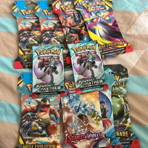 Pokemon packs new, 7+1 sleeved and 2 -  75,00 - Vendora.cy