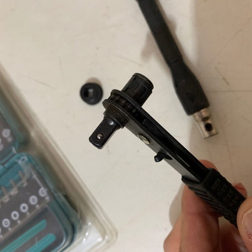 Screwdriver set in metal case with angle handle and ratchet