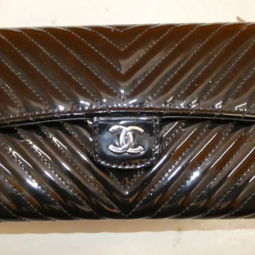 Chanel Chevron Long Flap Wallet patent leather vintage 2005-2006 like new