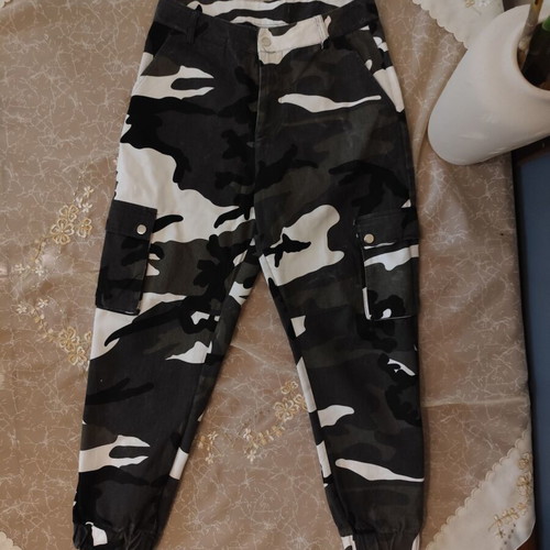 Military pants like new, size medium, multicolor