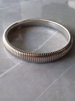 Bracelet silver like new without clasp with elasticity
