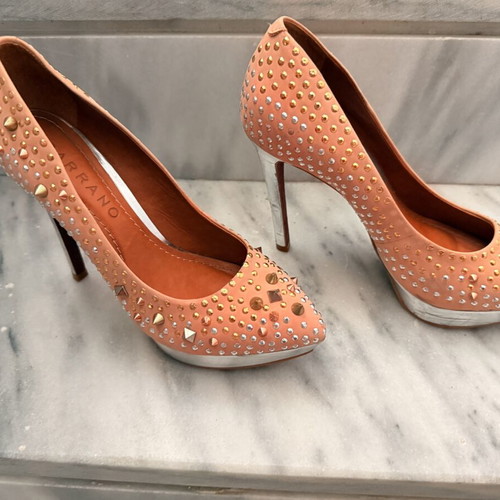 Carrano pumps size 38 like new, pink