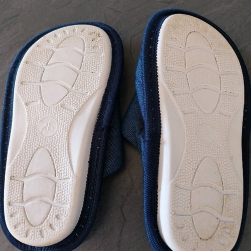 Mitsuko slippers size 28 blue like new