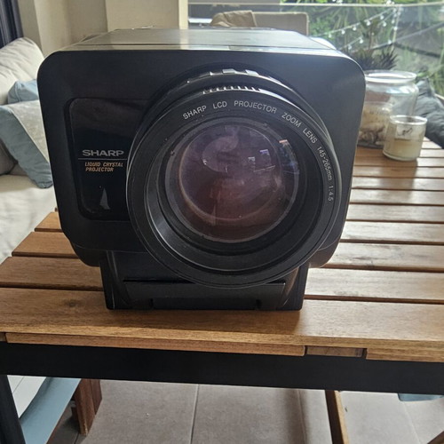 Sharp XV-100ZM LCD Projector like new, vintage zoom lens, video inputs