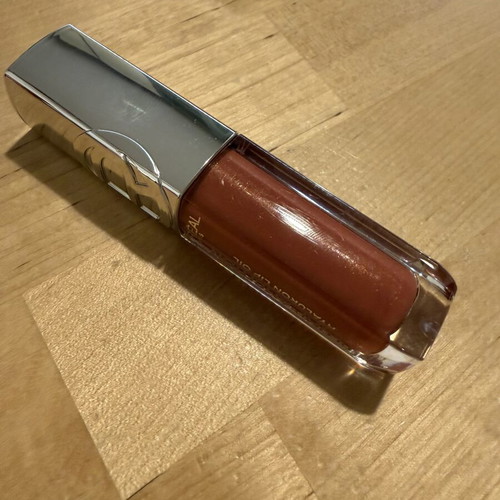 L'Oreal Paris Plump Ambition Hyaluron Lip Oil, shade 650 Nude Macaron