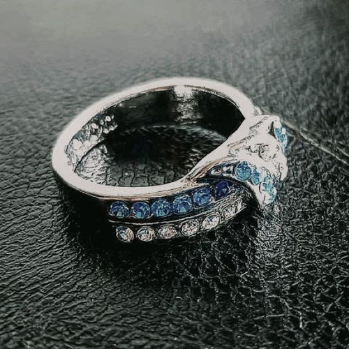Ring with aquamarines and topazes new, silver plated