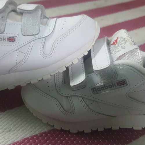 Reebok classic kids sneakers like new, size 25, white