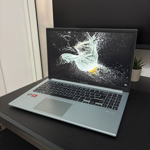 Asus Vivobook Go 15 E1504F laptop used, Ryzen 5 7520U, 8GB RAM, 512GB SSD