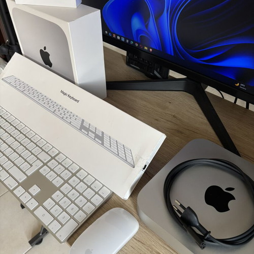 Apple Mac mini M1 8GB RAM 256GB SSD with keyboard and mouse