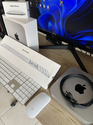 Apple Mac mini M1 8GB RAM 256GB SSD with keyboard and mouse
