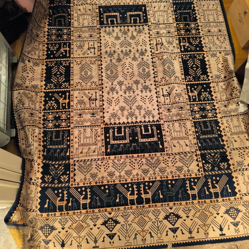 Rug with low pile like new 220x160 cm