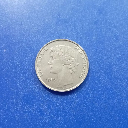 Portugal coin 25 Escudos 1985 used