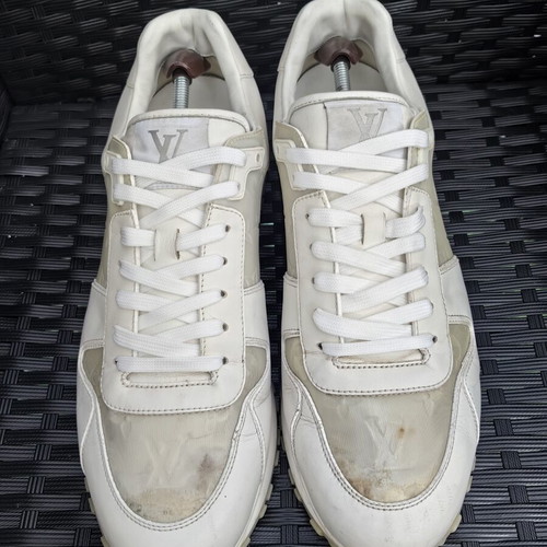 Louis Vuitton sneakers used size 43.5 white authentic