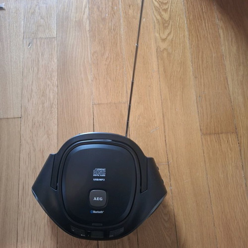 Portable Radio CD like new with Bluetooth and mp3