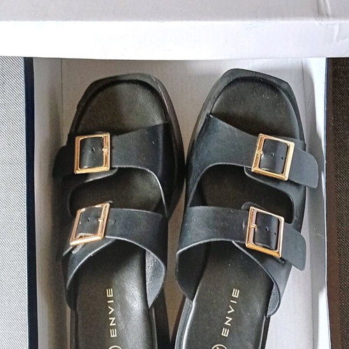 Envie Shoes women's platform sandals size 37 like new black