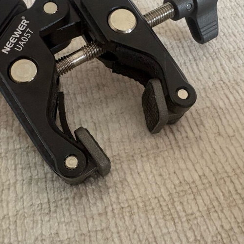 Neewer Adjustable Mobile Phone Support Accessory like new