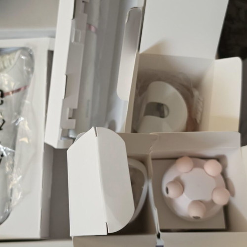 Philips BRE740/90 epilator set for body hair removal like new
