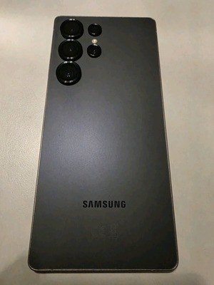 Samsung S25 Ultra 1TB μαύρο σαν καινούργιο με θήκη και μεμβράνη