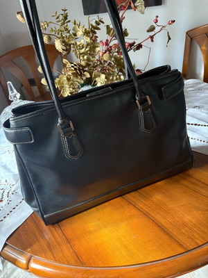 LIZ CLAIBORNE Handbag Leather Black