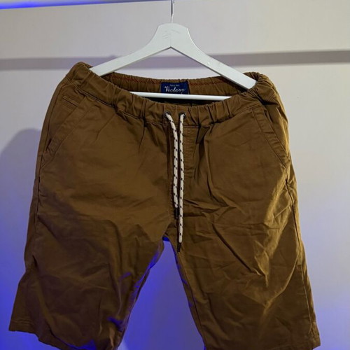 Beige bermuda shorts used size M elastic fit