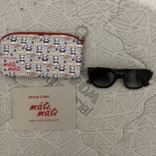 El gio sunglasses, black with case and cloth