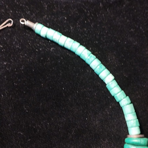 Necklace used, elegant timeless green