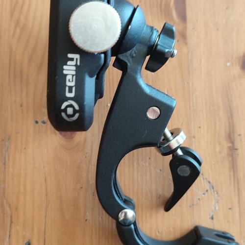 Celly ArmorBike smartphone holder like new for bike, scooter, motorcycle