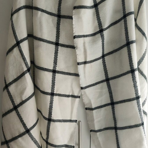 Black and white scarf like new, worn minimally