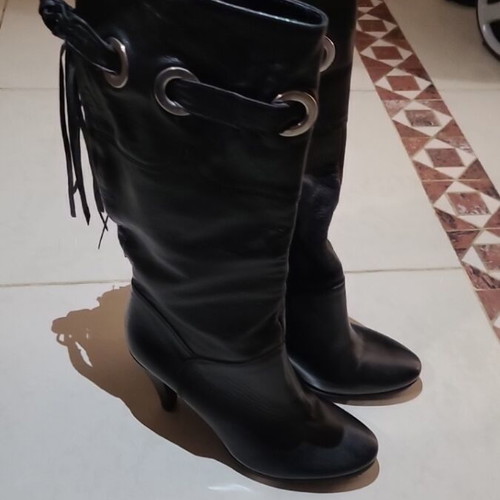 Leather boots size 38 made in Italy like new, black