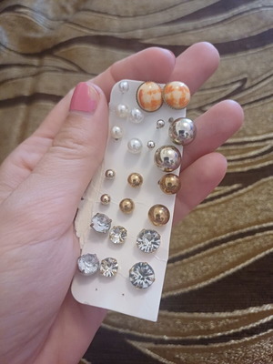 Various earrings new
