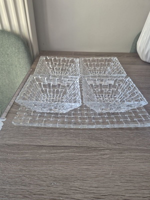 Nachtmann Bossa Nova crystal serving set with square platter and 4 bowls, like new