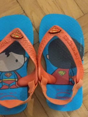 Αυθεντικές σαγιονάρες Havaianas Superman σαν καινούργιες, μέγεθος 22, μπλε και κόκκινες