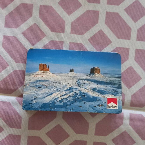 Vintage Marlboro collectible lighters like new with metal case