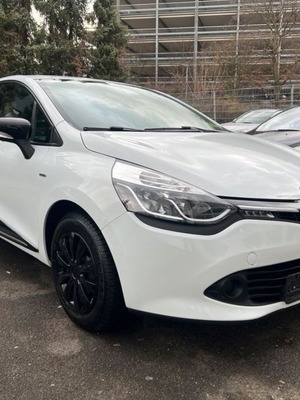 Renault Clio 1.2 like new, white, manual, with GPS