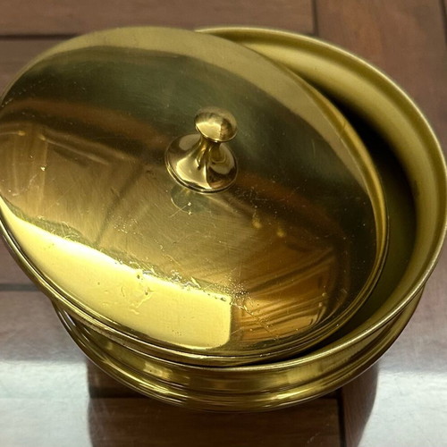 Vintage brass round fondue pot with lid like new