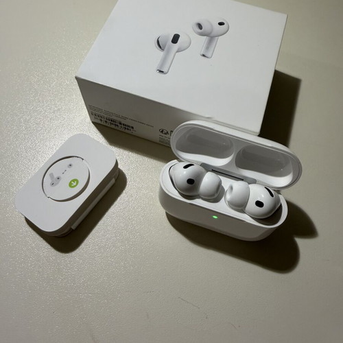 Apple AirPods Pro In-ear white with protective case like new
